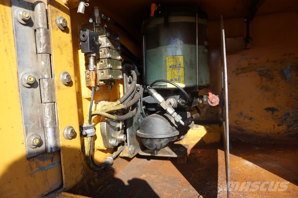 Liebherr R 924 LC Εκσκαφείς με ερπύστριες