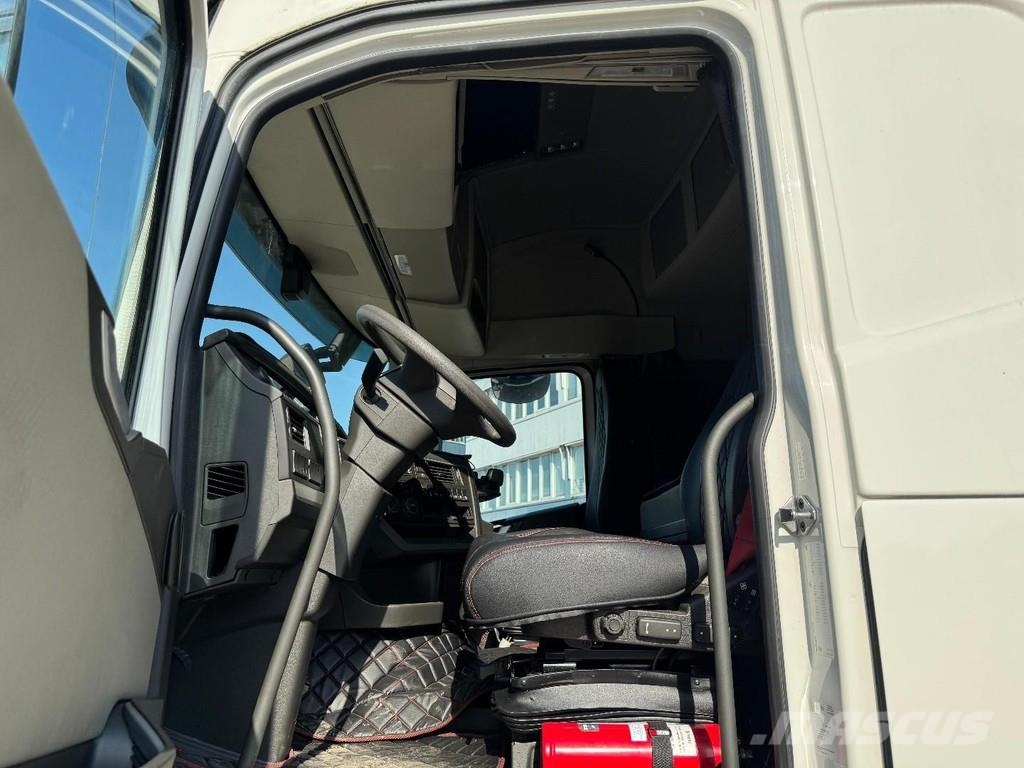 Volvo FH 460 FH5 4x2 ONLY 67.795 KM! Tents
