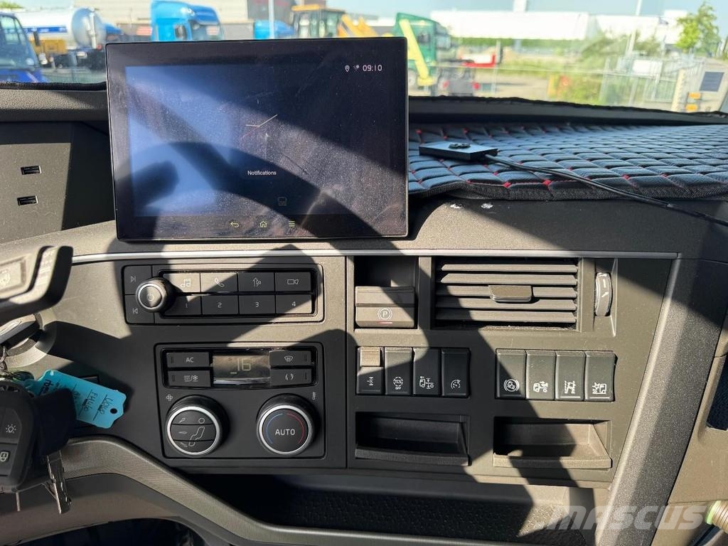 Volvo FH 460 FH5 4x2 ONLY 67.795 KM! Tents