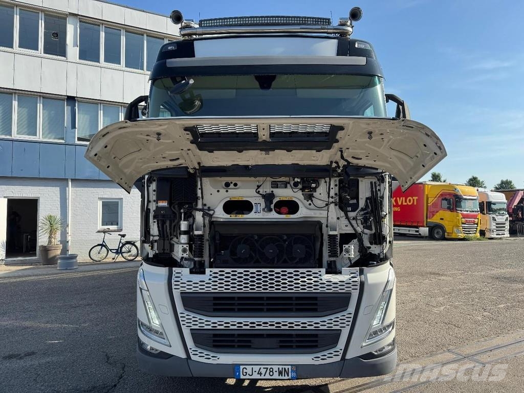 Volvo FH 460 FH5 4x2 ONLY 67.795 KM! Tents