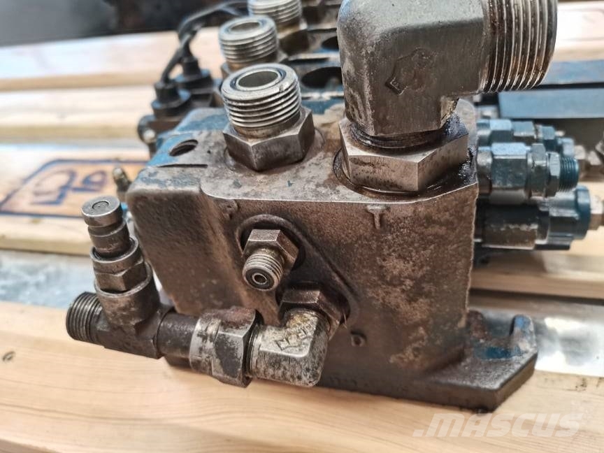New Holland LM 5080 {hydraulic valves Rexroth ASX01} هيدروليات