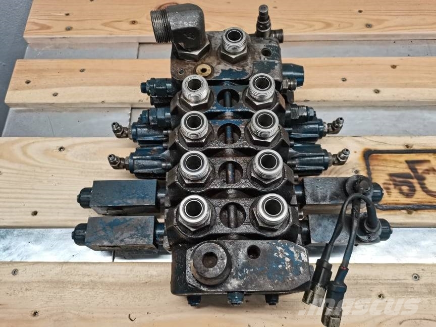 New Holland LM 5080 {hydraulic valves Rexroth ASX01} هيدروليات
