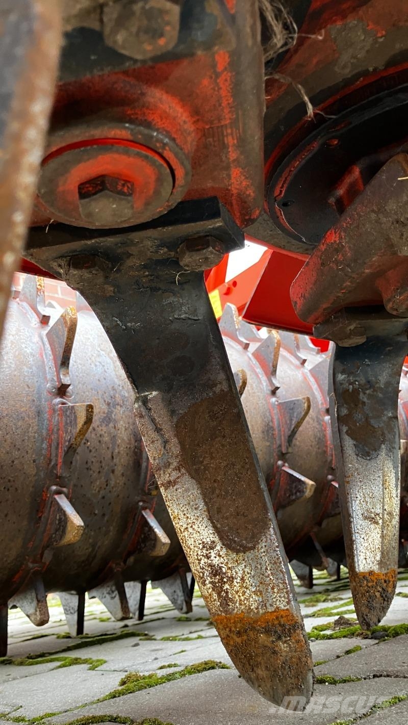 Kuhn HRB 302 Rotacijske brane in multikultivatorji