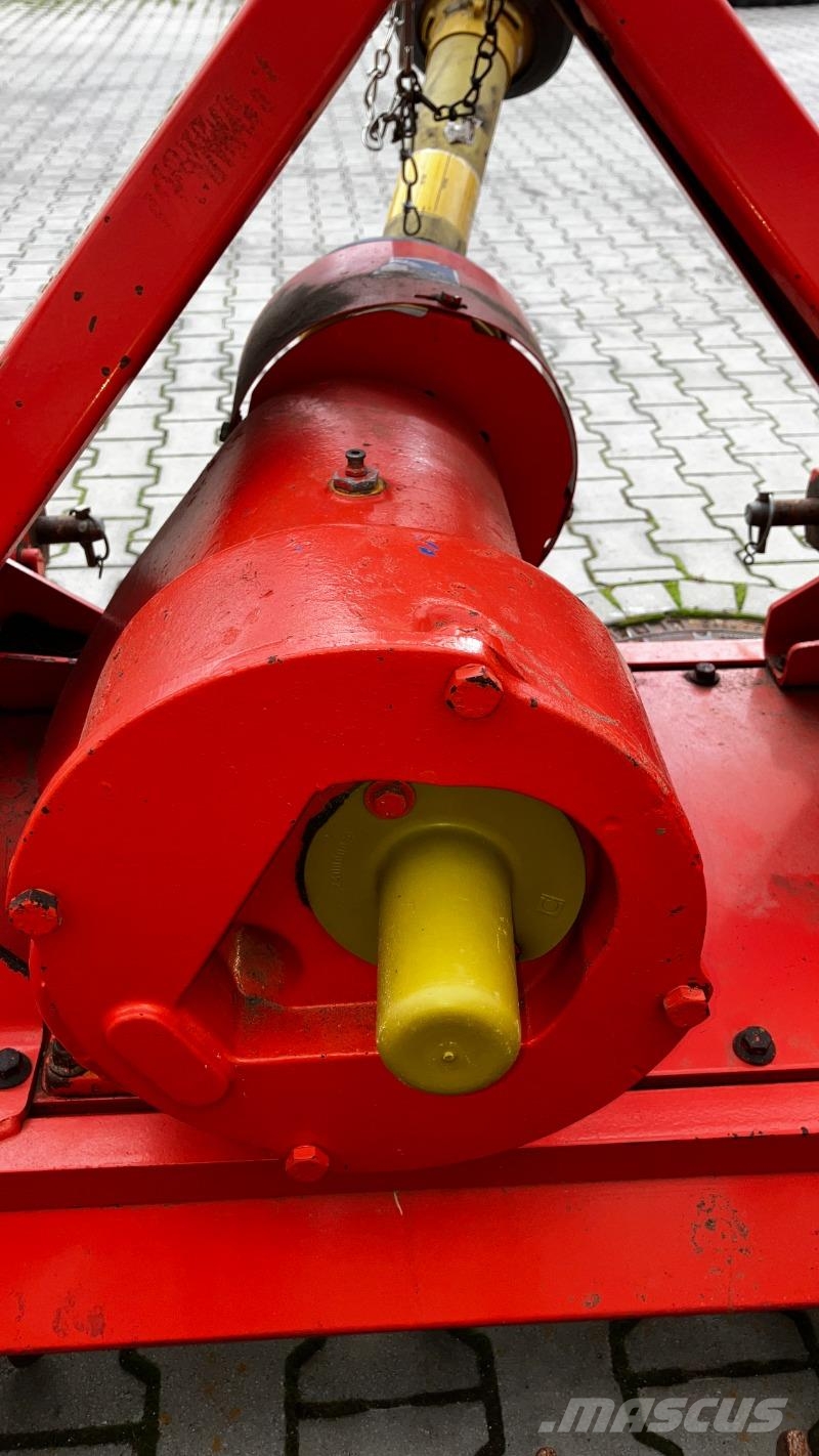 Kuhn HRB 302 Rotacijske brane in multikultivatorji
