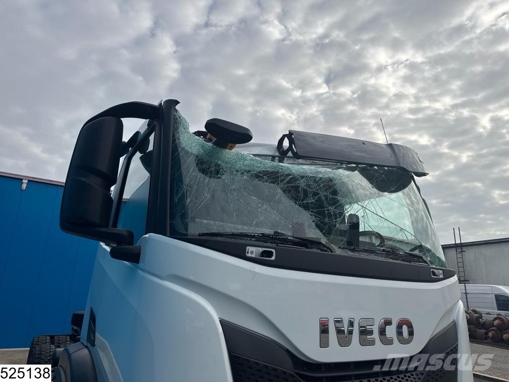 Iveco T-Way 430 6x4, EURO 3, Steel suspension, Hub reduc Chassis met cabine