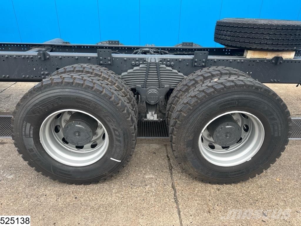 Iveco T-Way 430 6x4, EURO 3, Steel suspension, Hub reduc Chassis met cabine