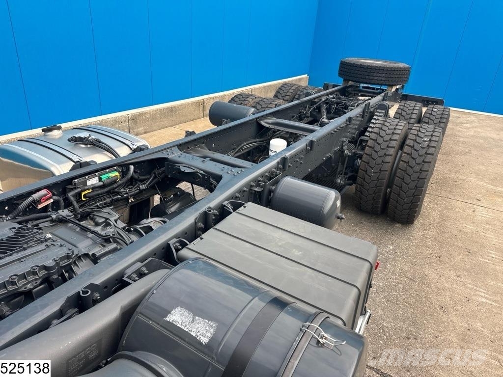 Iveco T-Way 430 6x4, EURO 3, Steel suspension, Hub reduc Chassis met cabine