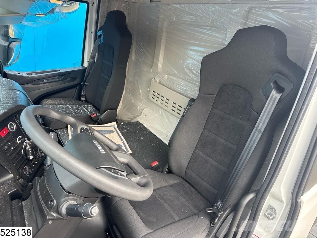 Iveco T-Way 430 6x4, EURO 3, Steel suspension, Hub reduc Chassis met cabine