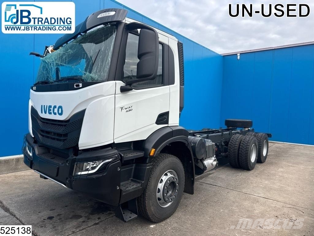 Iveco T-Way 430 6x4, EURO 3, Steel suspension, Hub reduc Chassis met cabine
