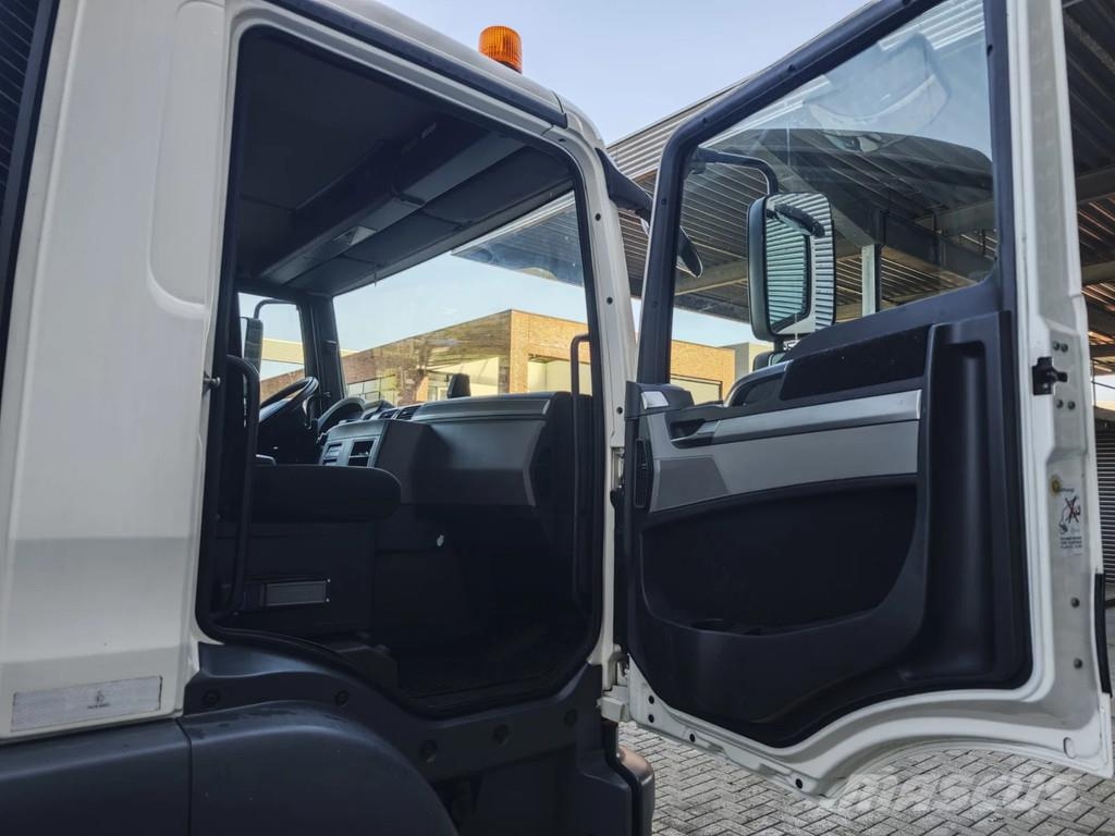 MAN TGM 18.320 4x2 Palfinger PK 18002 EH رافعات صالحة لكل أنواع الطرق