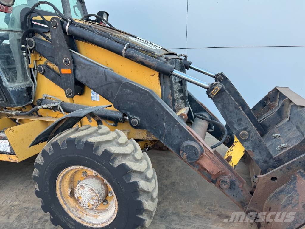 CAT 432D - Telescopic Boom / Hammer Lines لوادر ذات جرافات عكسية