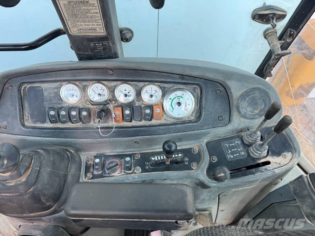 CAT 432D - Telescopic Boom / Hammer Lines لوادر ذات جرافات عكسية