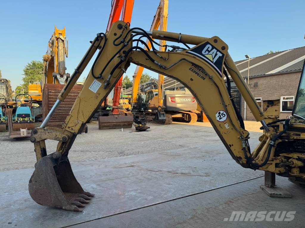 CAT 432D - Telescopic Boom / Hammer Lines لوادر ذات جرافات عكسية
