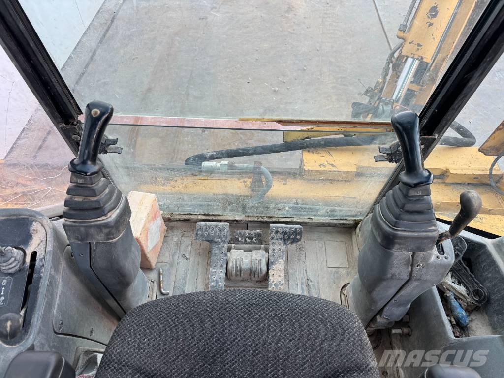 CAT 432D - Telescopic Boom / Hammer Lines لوادر ذات جرافات عكسية