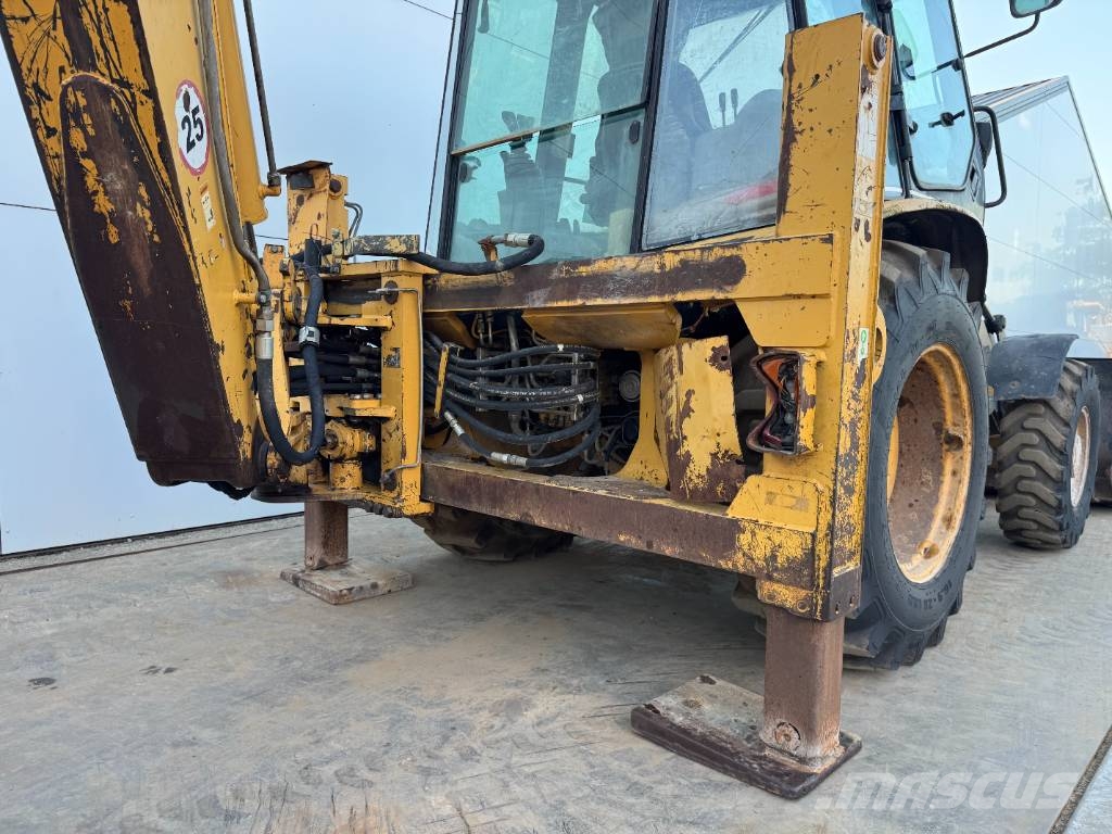 CAT 432D - Telescopic Boom / Hammer Lines لوادر ذات جرافات عكسية