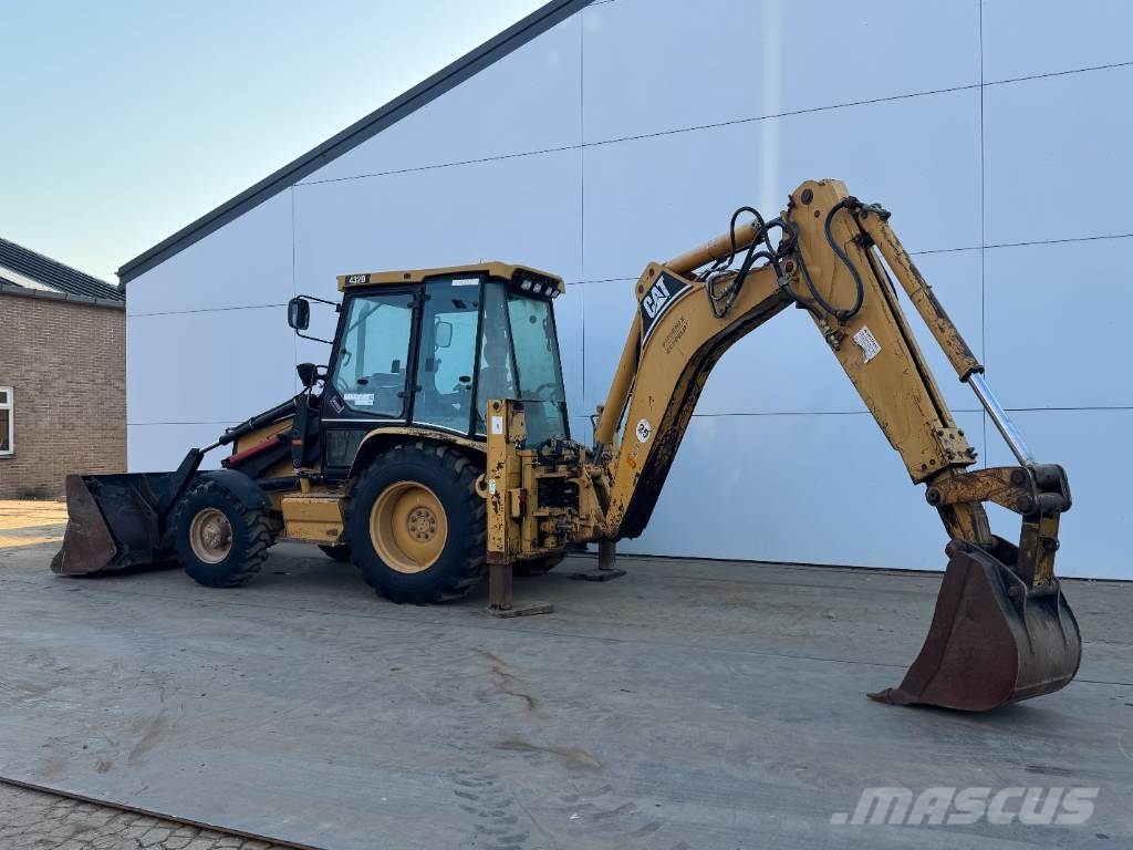 CAT 432D - Telescopic Boom / Hammer Lines لوادر ذات جرافات عكسية