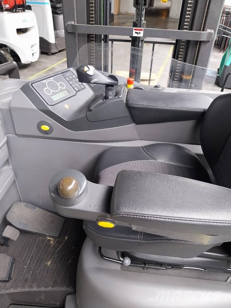 UniCarriers UMS200DTFVXF725 Reach truck