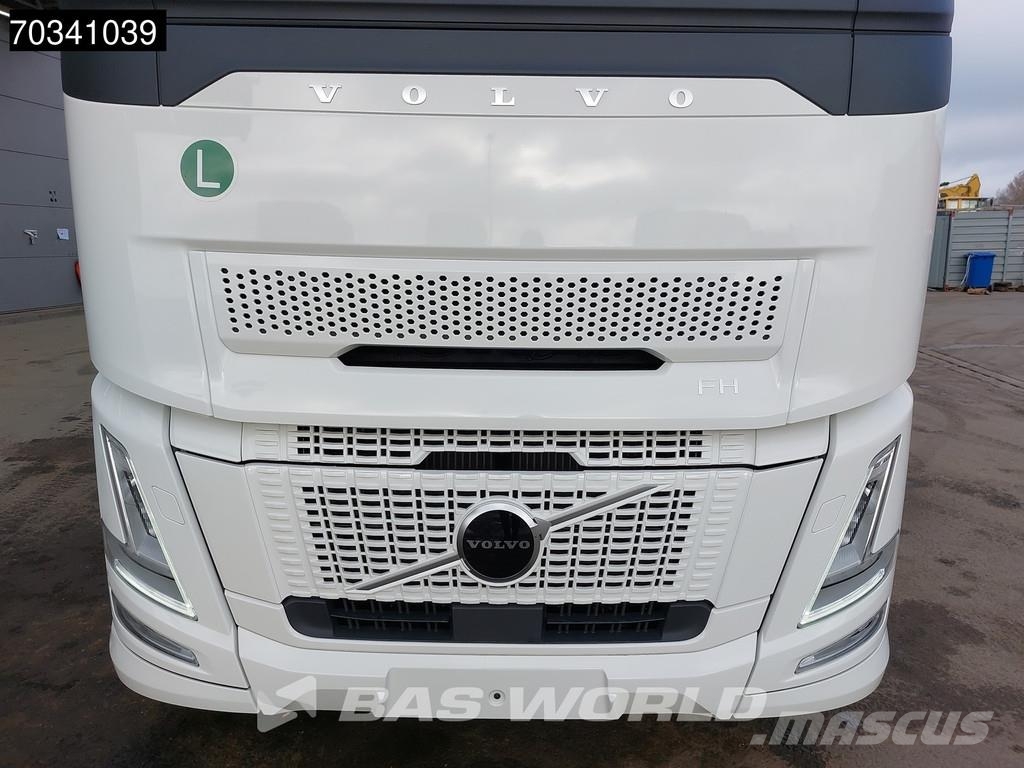 Volvo FH 500 6X2 COMING SOON! Aero HYVA 26-60S Full air Vrachtwagen met containersysteem