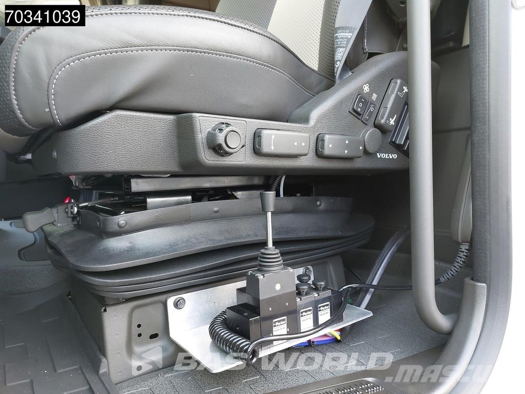 Volvo FH 500 6X2 COMING SOON! Aero HYVA 26-60S Full air Vrachtwagen met containersysteem