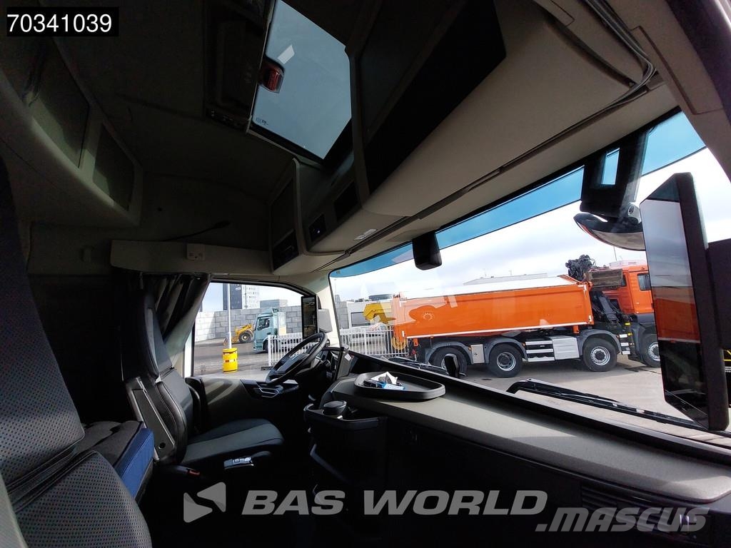 Volvo FH 500 6X2 COMING SOON! Aero HYVA 26-60S Full air Vrachtwagen met containersysteem