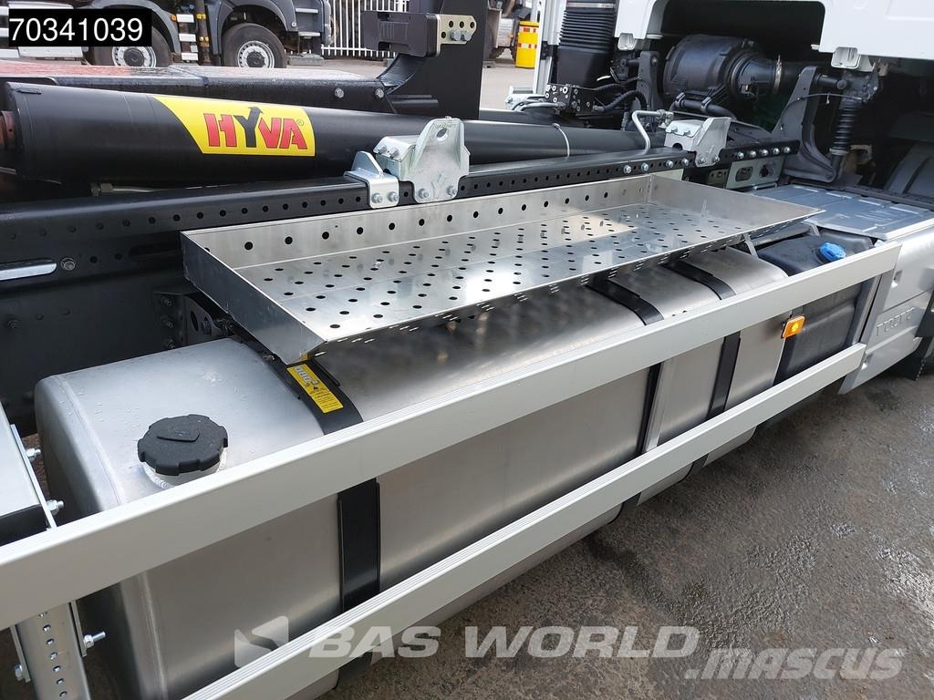 Volvo FH 500 6X2 COMING SOON! Aero HYVA 26-60S Full air Vrachtwagen met containersysteem