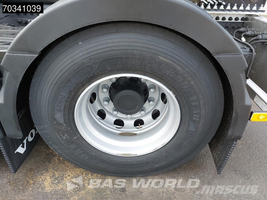 Volvo FH 500 6X2 COMING SOON! Aero HYVA 26-60S Full air Vrachtwagen met containersysteem