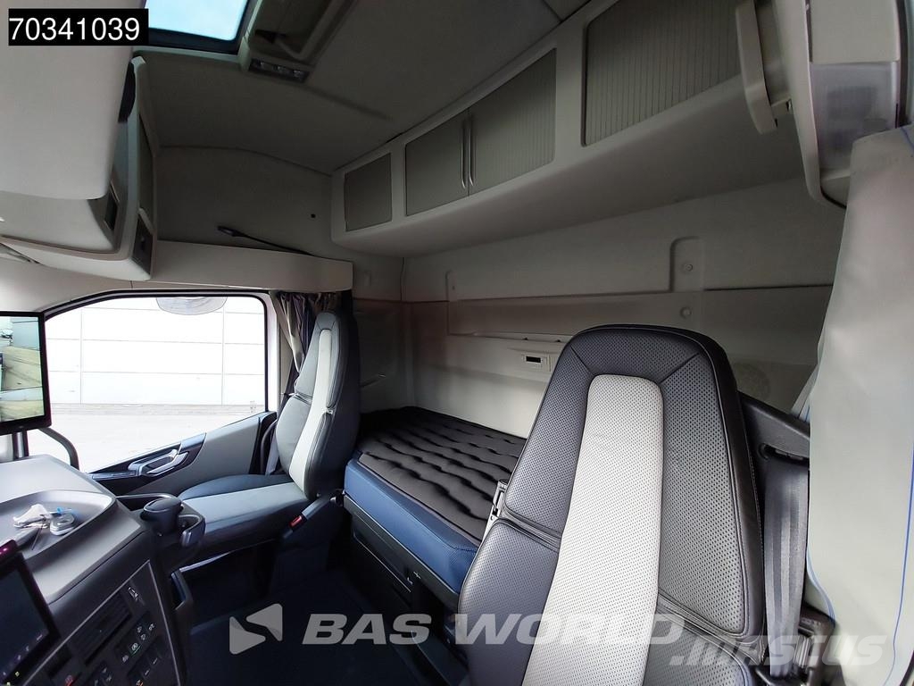 Volvo FH 500 6X2 COMING SOON! Aero HYVA 26-60S Full air Vrachtwagen met containersysteem