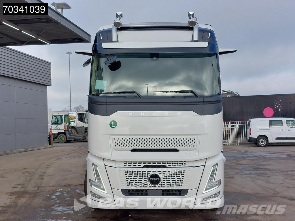 Volvo FH 500 6X2 COMING SOON! Aero HYVA 26-60S Full air Vrachtwagen met containersysteem