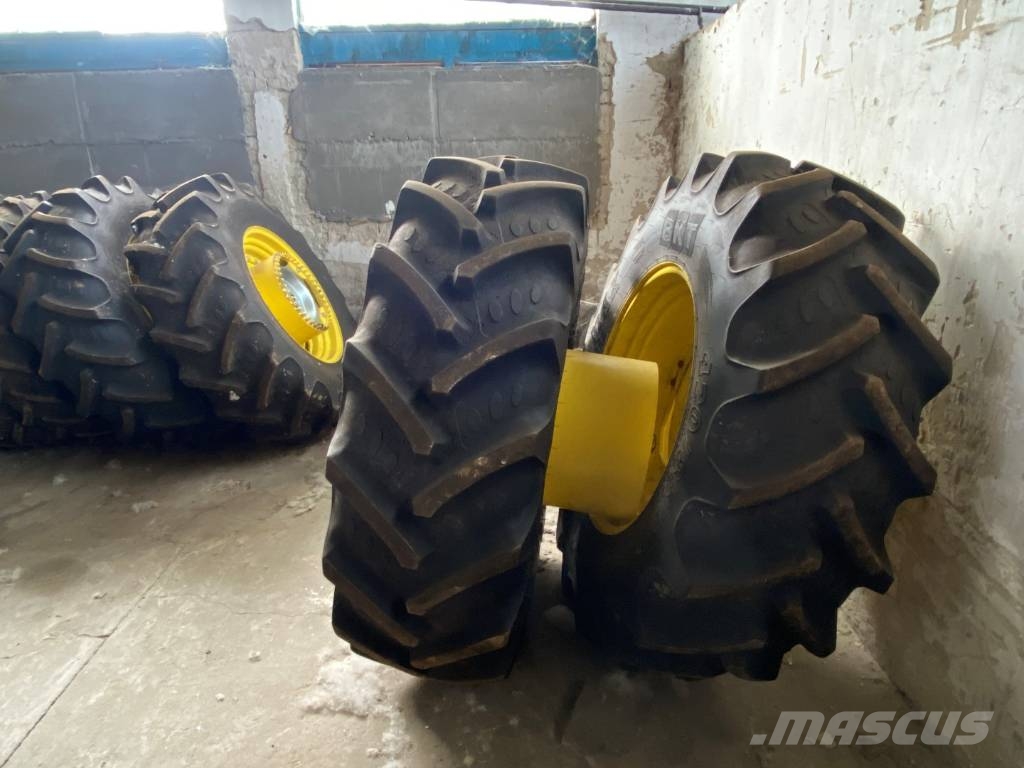 BKT 420-85R30 and 480-80R46 dual wheel set الإطارات والعجلات والحافات