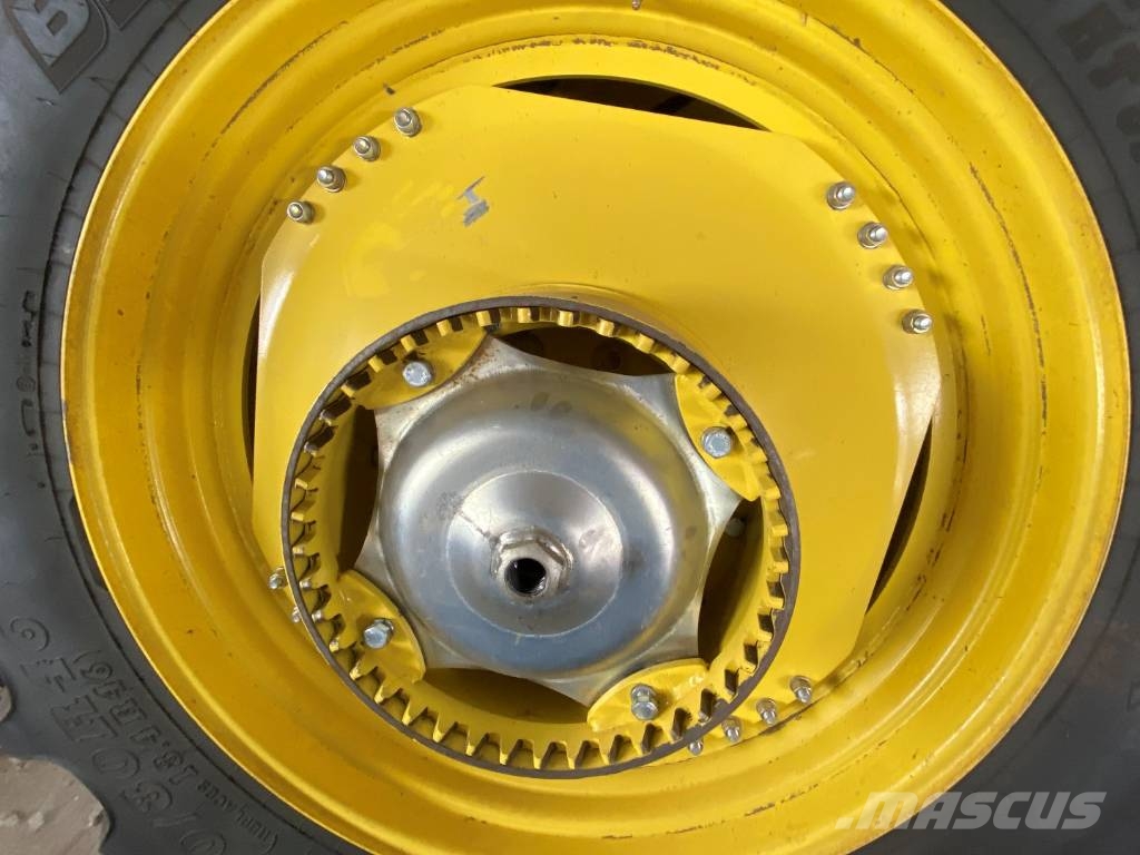 BKT 420-85R30 and 480-80R46 dual wheel set الإطارات والعجلات والحافات