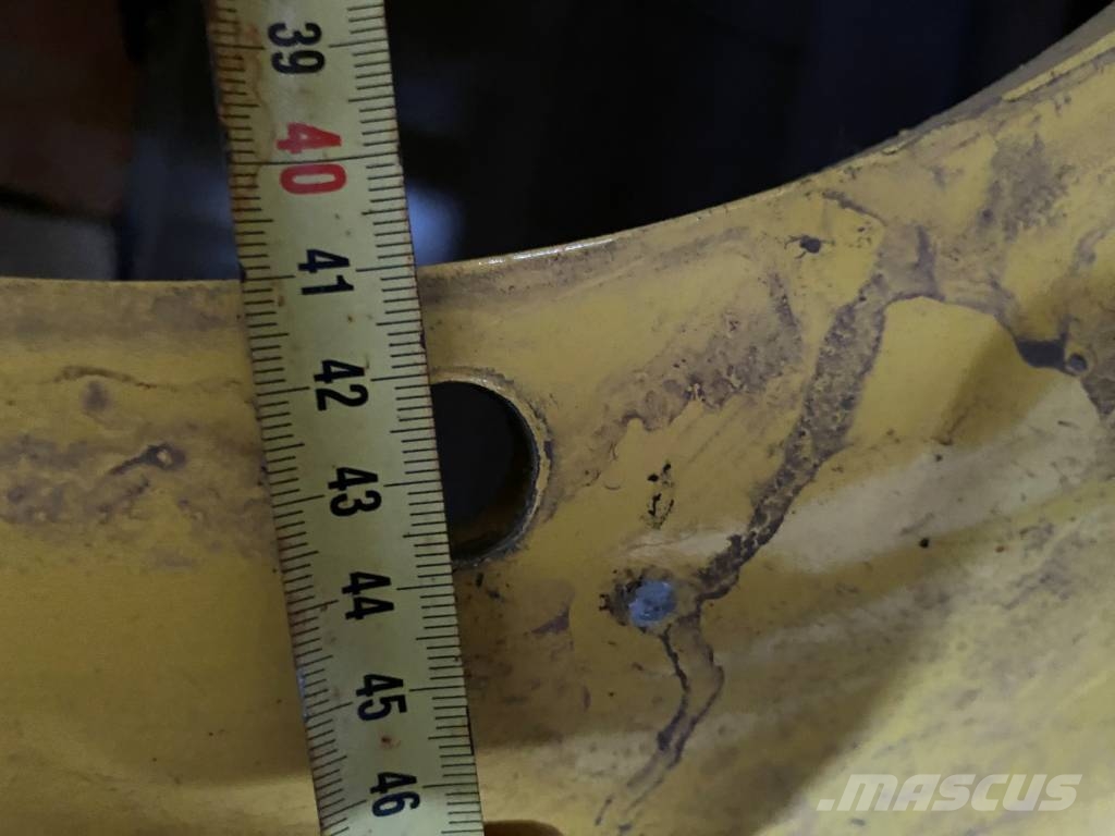 BKT 420-85R30 and 480-80R46 dual wheel set الإطارات والعجلات والحافات