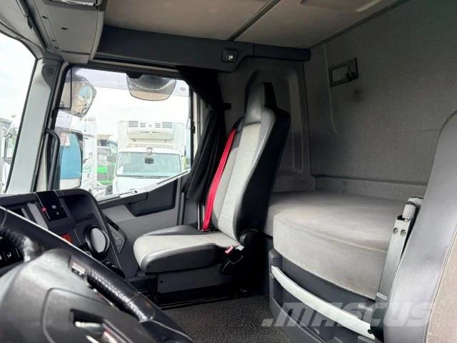Renault T460 PROTECT SLEEPERCAB (EURO 6 / I-SHIFT / 8.000 وحدات الجر