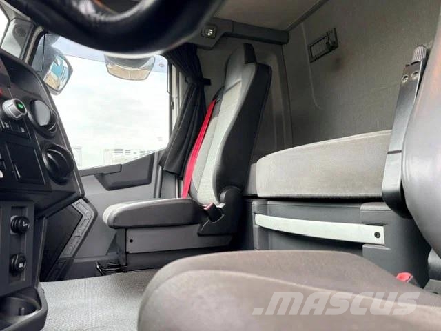 Renault T460 PROTECT SLEEPERCAB (EURO 6 / I-SHIFT / 8.000 وحدات الجر