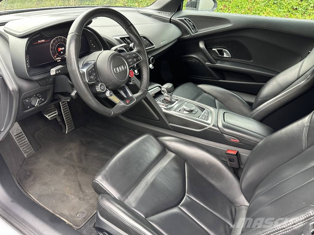Audi R8 5.2 v10 620hk Performance Spyder Voiture