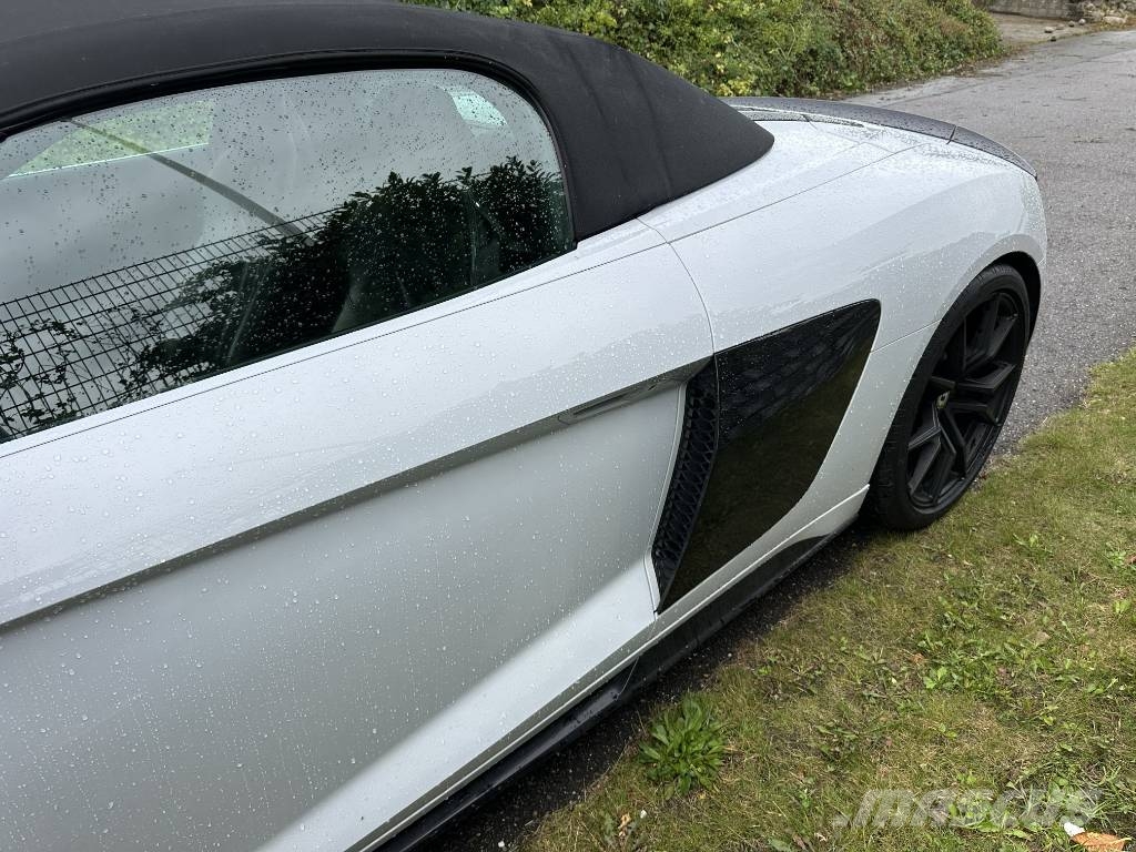 Audi R8 5.2 v10 620hk Performance Spyder Voiture
