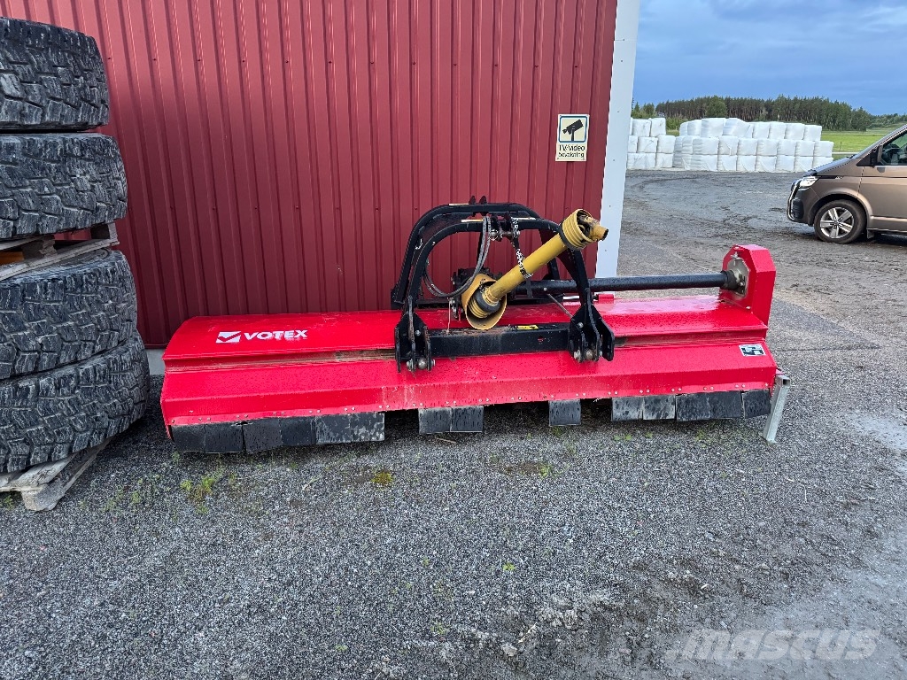Votex Landmaster 310 slagklippare f+b montage Broyeur / Gyrobroyeur / Epareuse
