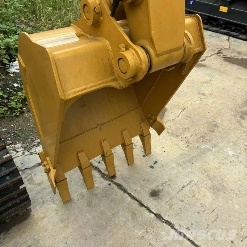 CAT 305.5 E2 Kāpurķēžu ekskavatori