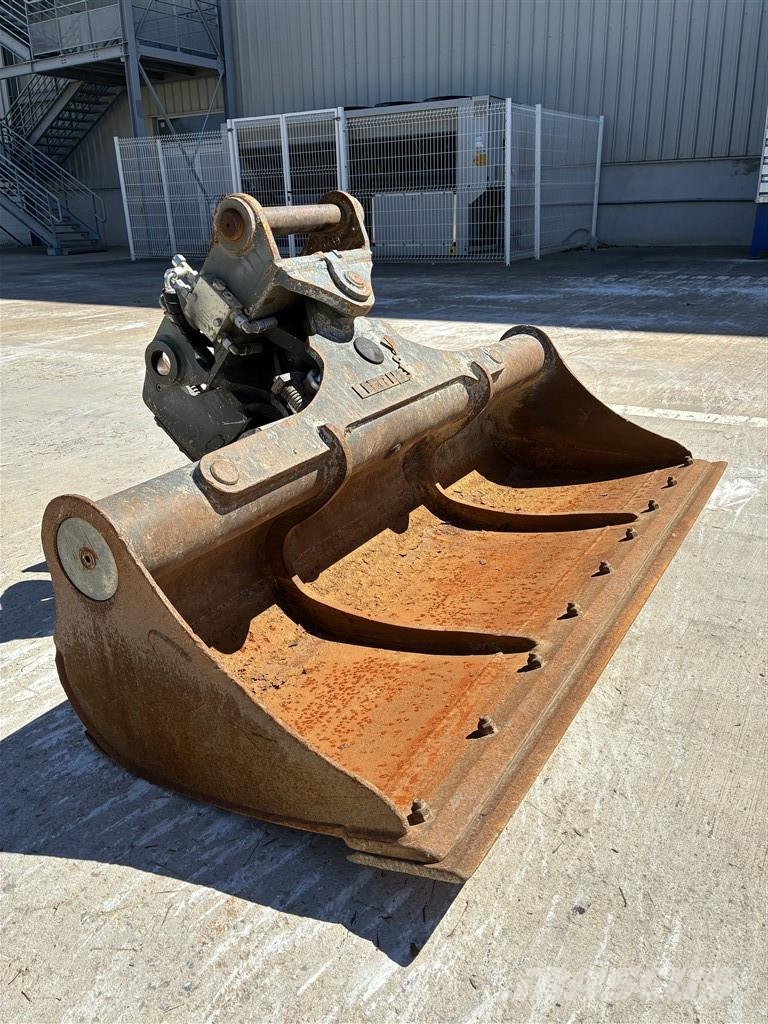 Liebherr R 914 Compact Litronic حفارات زحافة