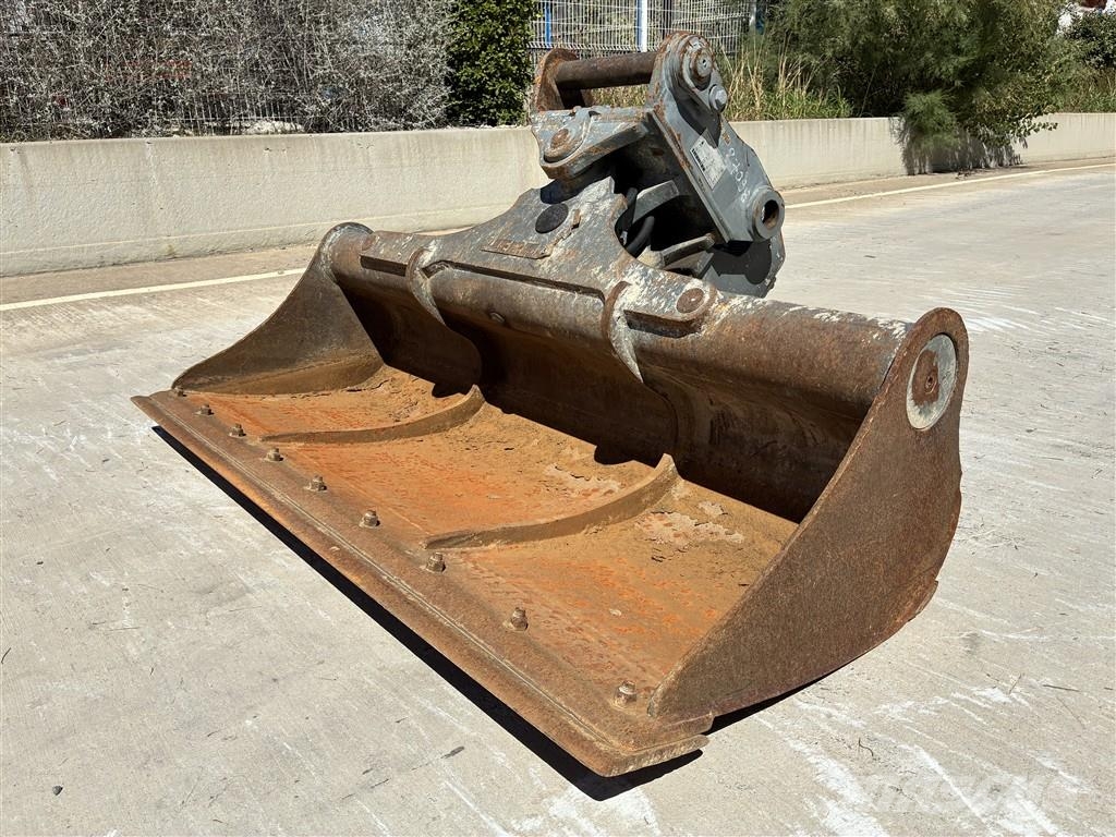 Liebherr R 914 Compact Litronic حفارات زحافة