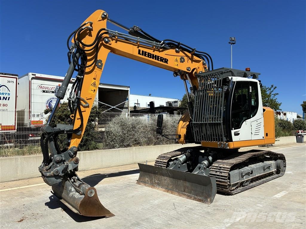 Liebherr R 914 Compact Litronic حفارات زحافة