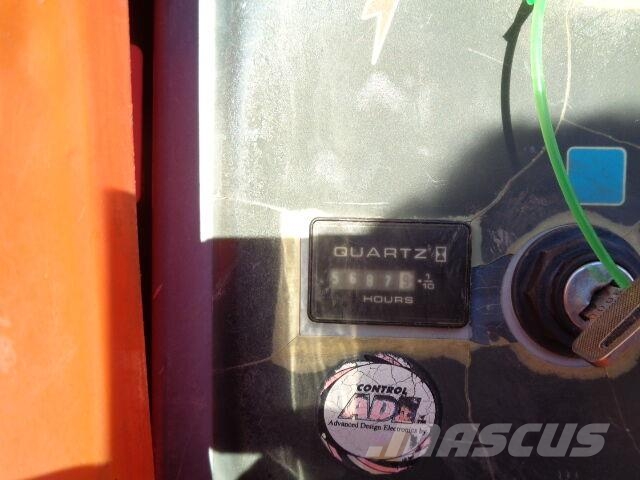 JLG 660 SJC 견인식 전동이동 리프트