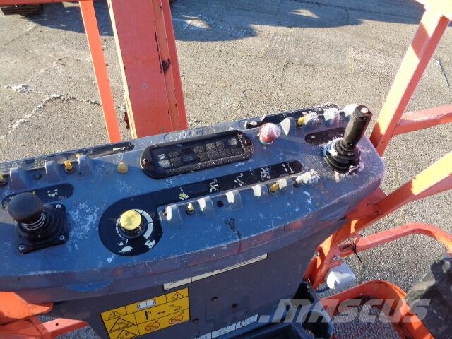 JLG 660 SJC 견인식 전동이동 리프트