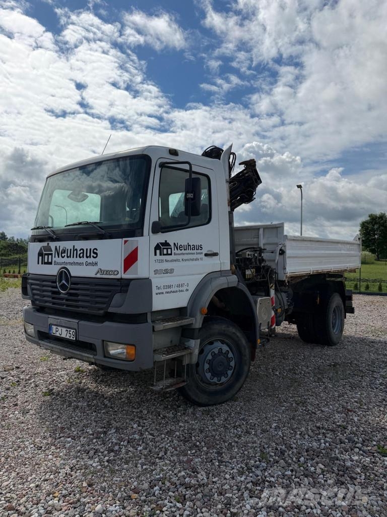 Mercedes-Benz Atego 1823 AK 4X4 3-Way Tipper with HIAB 085-3 cra Camiones grúa