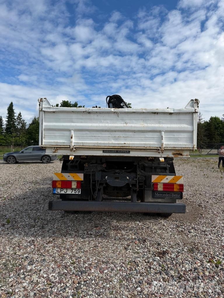 Mercedes-Benz Atego 1823 AK 4X4 3-Way Tipper with HIAB 085-3 cra Camiones grúa