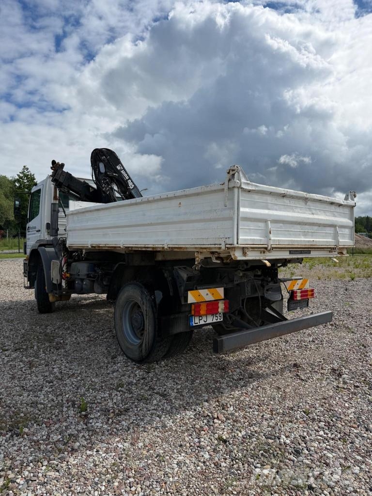 Mercedes-Benz Atego 1823 AK 4X4 3-Way Tipper with HIAB 085-3 cra Camiones grúa