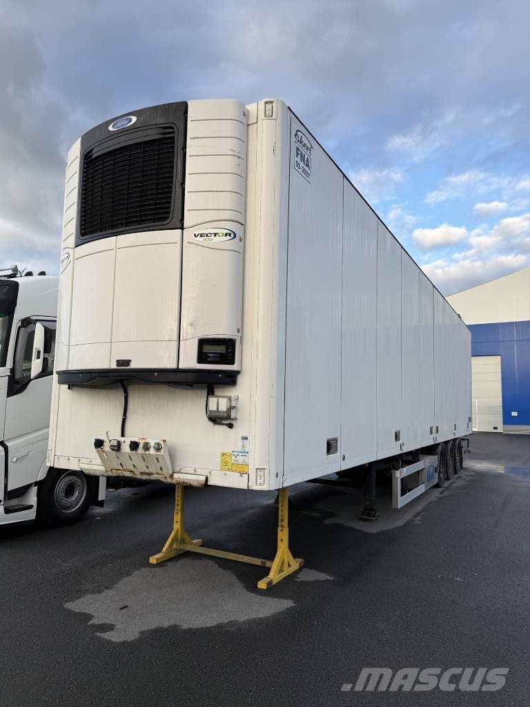 Ekeri FNA puoliperävaunu 2,95 m sisäkorkeus pankoilla Frysetrailer Semi