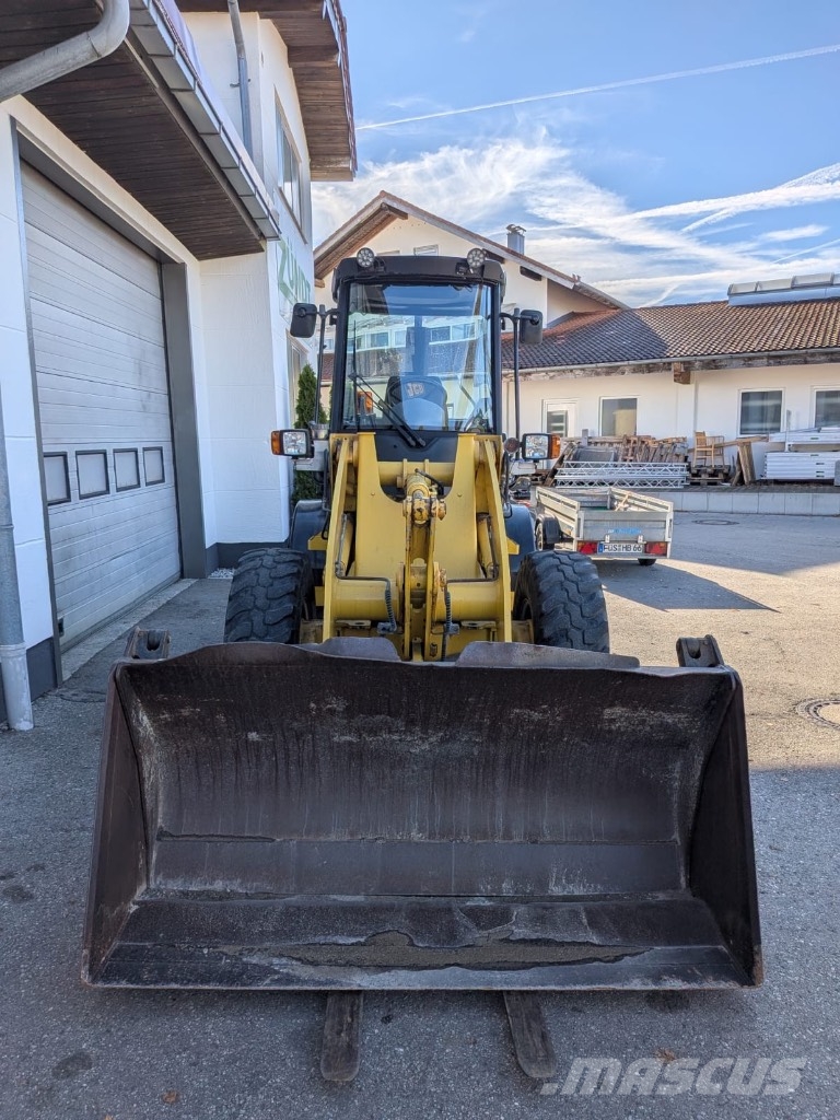 JCB 407 B Pale gommate