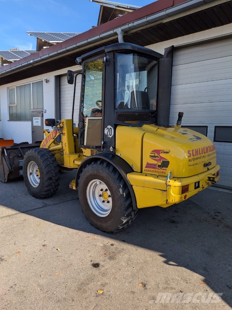 JCB 407 B Pale gommate