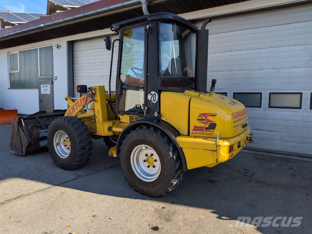 JCB 407 B Pale gommate