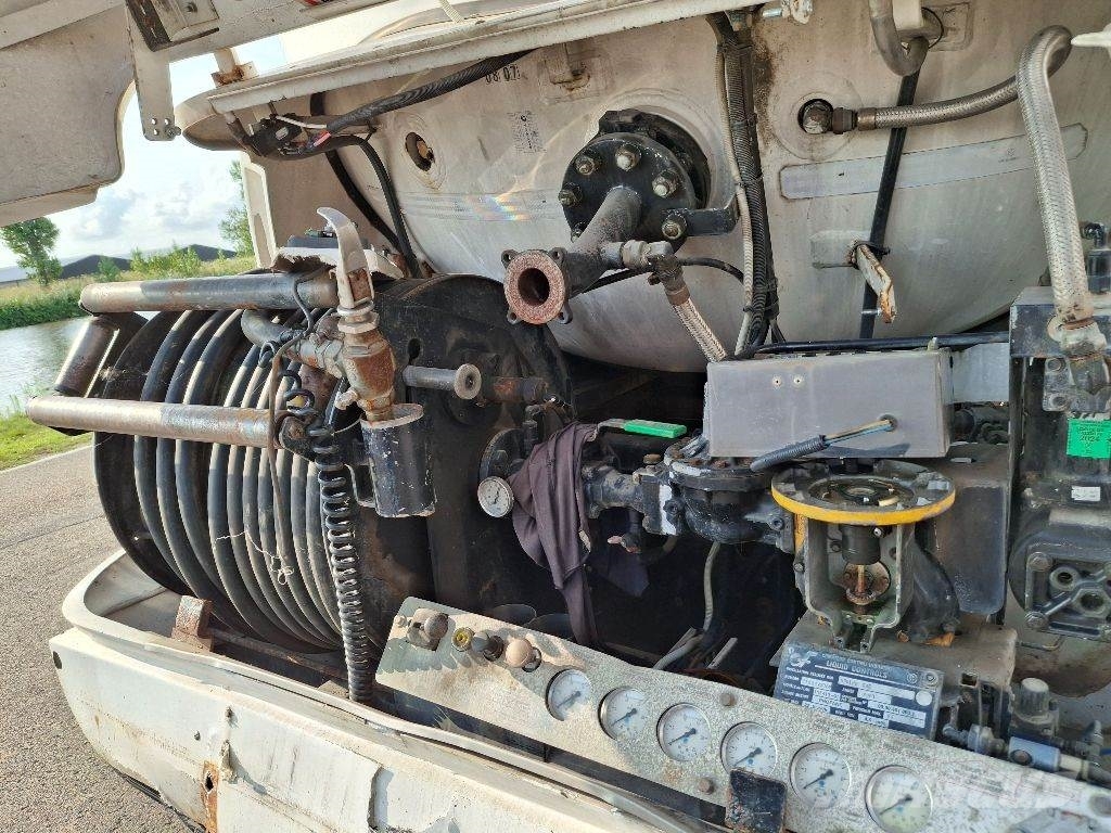 Renault MIDLUM 280DXI شاحنات ذات صهاريج